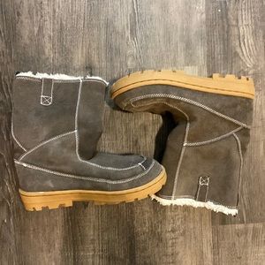 Furlined women's winter boots